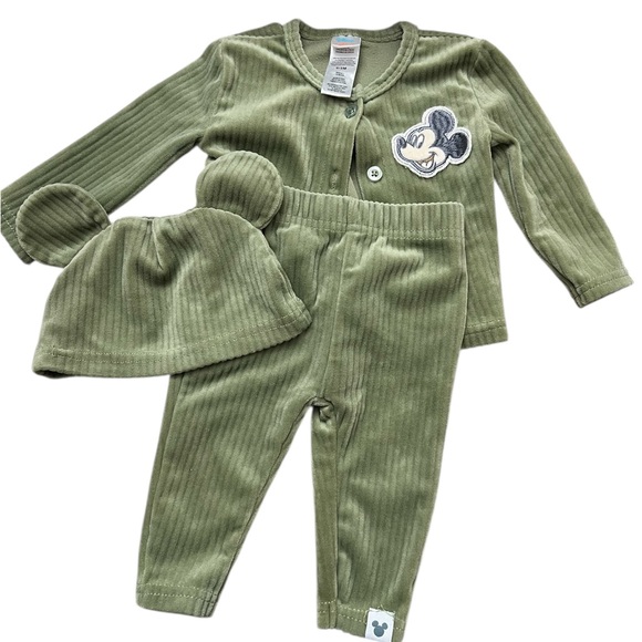 Baby Boy clothing bundle mixture of clothes 32+ pieces - Picture 5 of 15